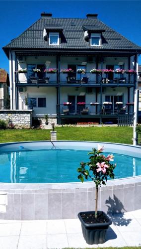  Enjoyit Rooms, Pension in Velden am Wörthersee