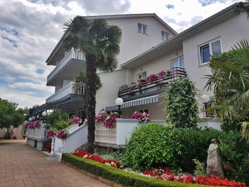 Guest House Katarina - image 3