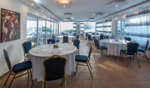 레스토랑, 낙소스 팰리스 호텔 (Naxos Palace Hotel) in 낙소스 섬