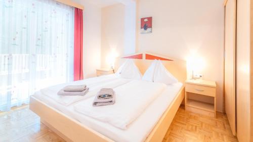 Superior One-Bedroom Apartment with Balcony or Terrace