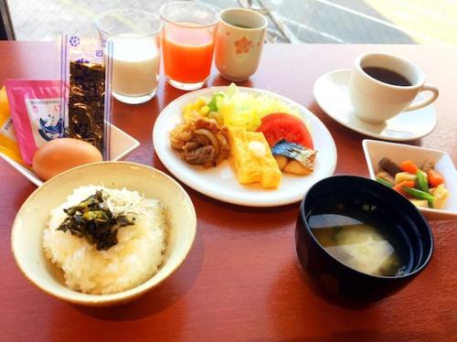 Nobeoka Urban Hotel Nobeoka Urban Hotel is a popular choice amongst travelers in Nobeoka, whether exploring or just passing through. The property offers a wide range of amenities and perks to ensure you have a great time