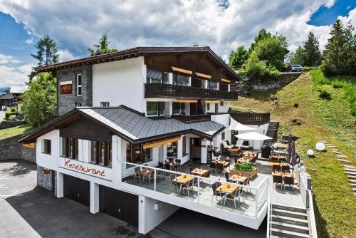 Hotel Restaurant Chesa, Flims bei Surcuolm