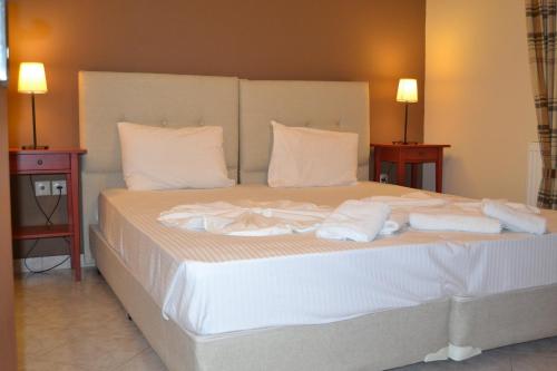 Grey House Apartments - image 3