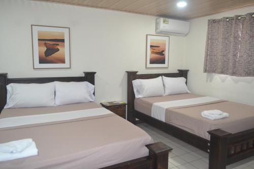 2 double beds