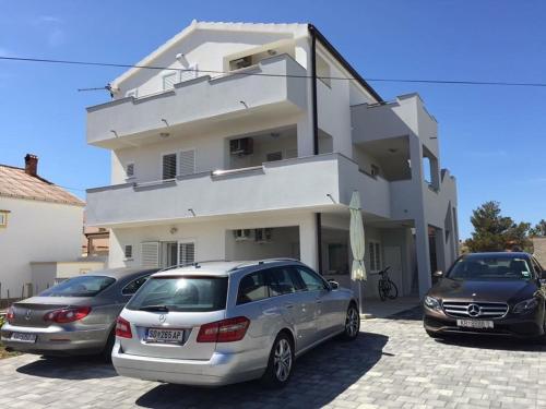 Apartments with a parking space Vrsi - Mulo Zadar - 15522 