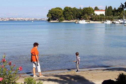 Apartments by the sea Preko Ugljan - 15669 - image 2