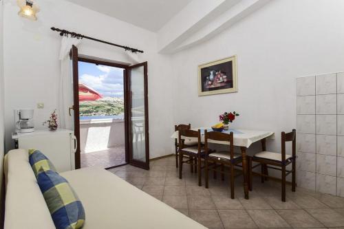 Apartment Pag 15670d - image 11