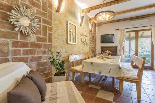 Apartments with a parking space Valbandon Fazana - 15726