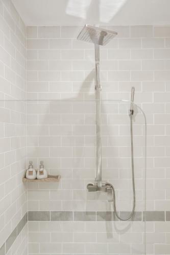 Shower, Fusion Suites Saigon in Ho Chi Minh City