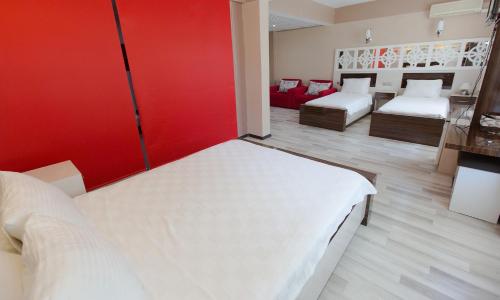 2 twin beds