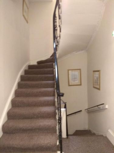 Glasgow House - image 2