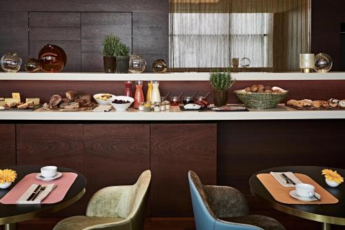 SIDE Design Hotel Hamburg - main image