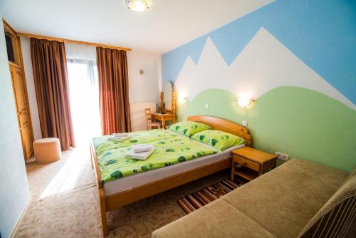 Double Room with Mountain View