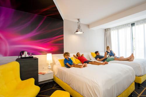 Science Hotel - image 8