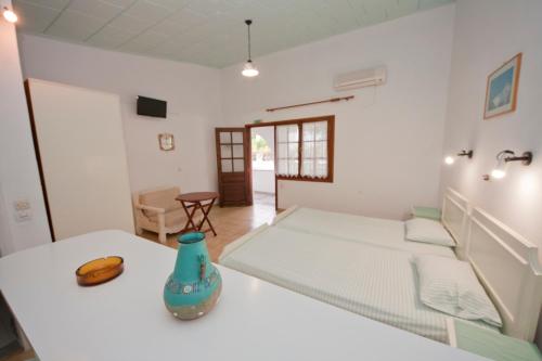 Amalia Studios Set in a prime location of Skiathos Island, Amalia Studios puts everything the city has to offer just outside your doorstep. Offering a variety of facilities and services, the hotel provides all you n