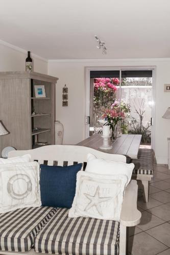 Waterfront - 10 Spinniker Knysna Quays-3 BR life on the water, Knysna (photo 3)