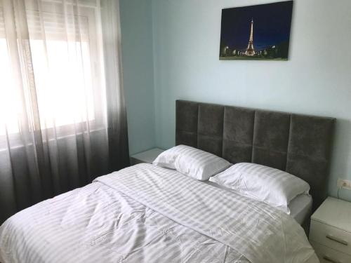 EKA Luxury Apartment 4 - image 7