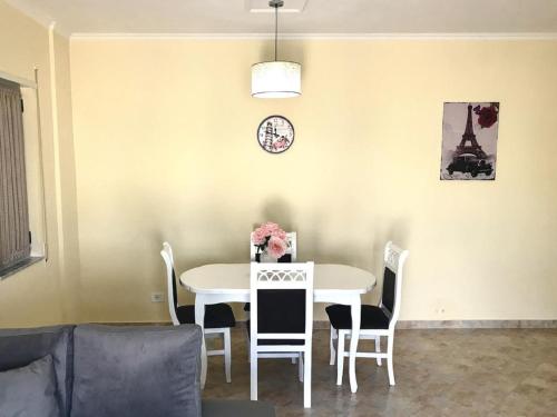 EKA Luxury Apartment 4 - image 9