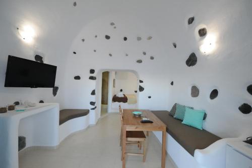 Manias Fira Residences - 산토리니 섬
