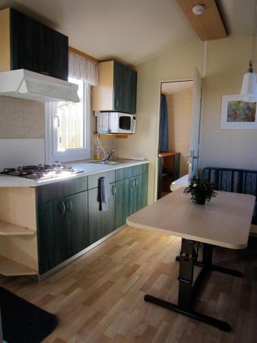 bucătărie, Lækjarkot Rooms and Cottages with Kitchen in Borgarnes