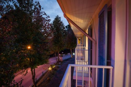 Standard Double Room with View image 5