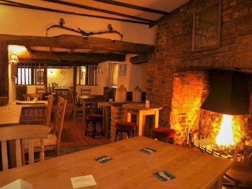 Red Lion - main image