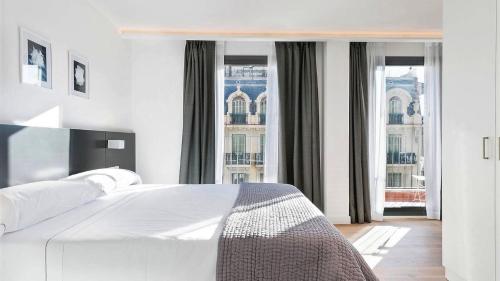 One-Bedroom Apartment image 2