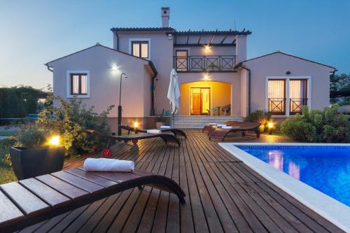  Villa NaNa - modern Villa with a pool surrounded by nature, Istria-Pula in Valtura