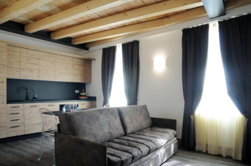 1 king bed, 2 sofa beds