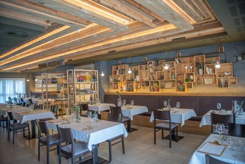 Restaurant, Apartahotel & Spa Jacetania in Jaca
