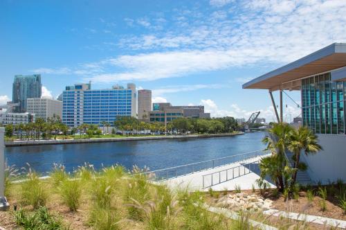 The Barrymore Hotel Tampa Riverwalk