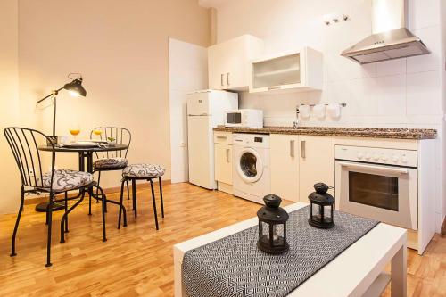 Studio Apartment image 10
