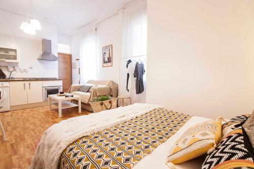Studio Apartment image 3