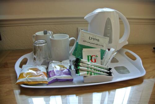 Fairlawns Guest House - image 2