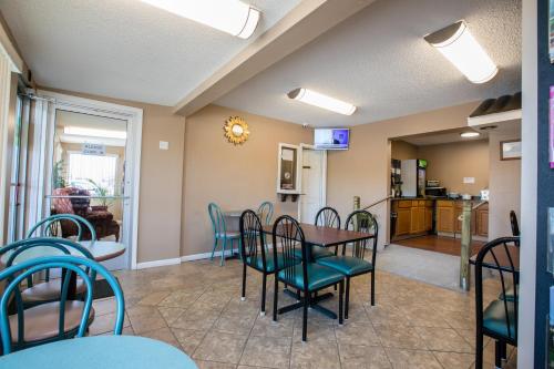 Relax Inn and Suites Kuttawa in Kuttawa (KY)