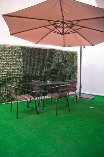  Renovated apt 5 minutes from the Acropolis Museum in Athen