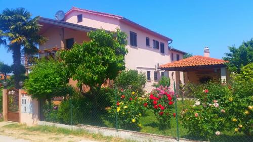  Apartments Vanessa in Novigrad