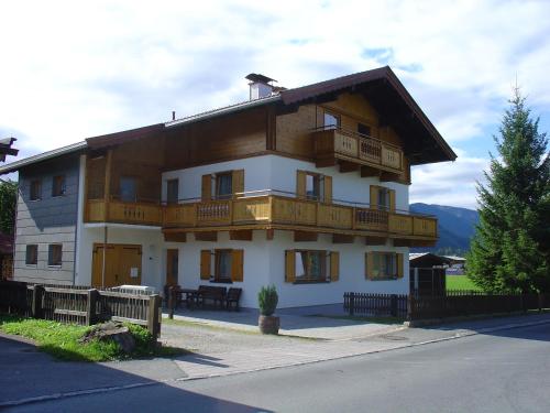 Standard Two-Bedroom Apartment (4 Adults)