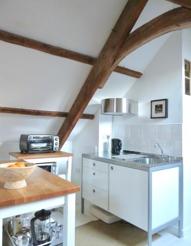 Konyha, The Attic Apartment, Quay Street Studios Cardigan in Cardigan
