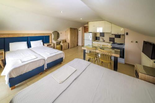 Le Monde SeaView Suites