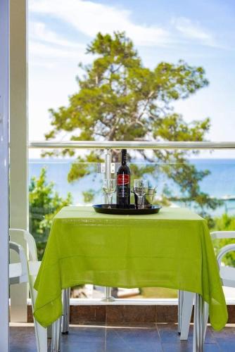 Le Monde SeaView Suites