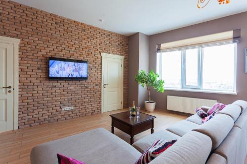 Stylish views Apartments in the parasol. Parus .Obolonskaya embankment - image 9