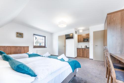 3 twin beds, 1 sofa bed