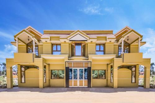 

Homely and tranquil abode, close to Rose Garden , by GuestHouser