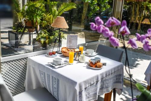 Logis Hotel & Restaurant Bergeret Sport - 식음료(F&B)