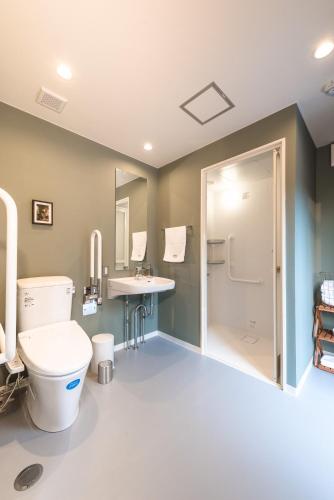 room detail thumbnail 2