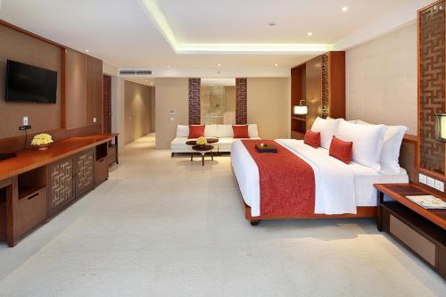 The Bandha Hotel & Suites