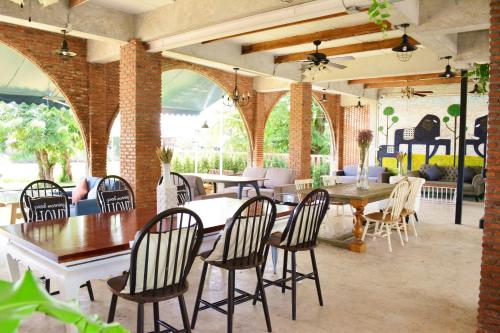 Leilighet i Ban Pom på 22 kvm, med 5 soverom, 7 bad (Home Ayutthaya) in Ban Pom