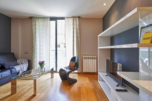 AinB Sagrada Familia Apartments - image 2