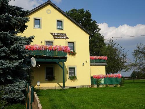 Landhaus Rundblick im Elbsandsteingebirge bei Bad Schandau 3.4km von Am Gickelsberg entfernt